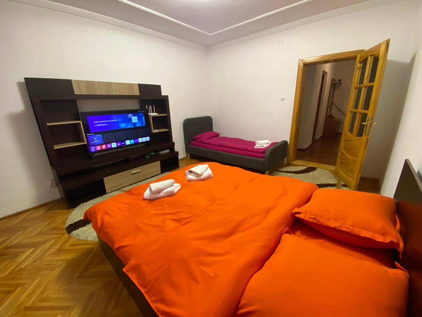 Linen Tree Apartment Băile Herculane Eksteriør bilde